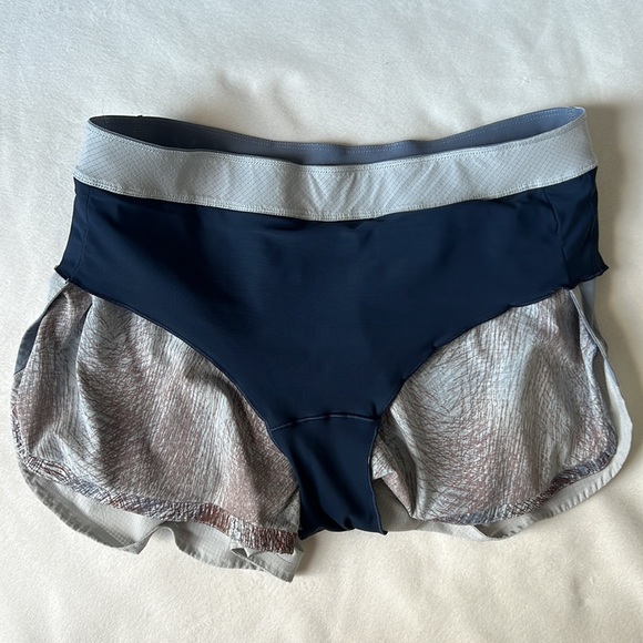 Outdoor Voices lightspeed run shorts - Picture 8 of 9